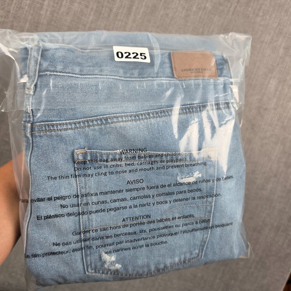 American Eagle Mom Jeans Womens 16 Reg High Rise Distressed Ripped Knee Blue - Picture 11 of 11